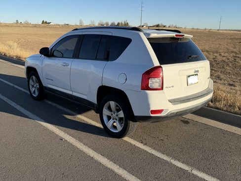 Used 2011 Jeep Compass Latitude w/ Sun/Sound Group image 5