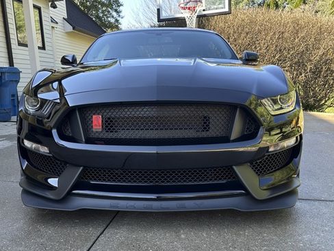 Used 2017 Ford Mustang Shelby GT350R w/ GT350R Equipment Group 920A image 2