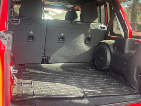 Used 2022 Jeep Wrangler Unlimited Sport image 7