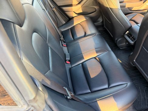 Used 2022 Tesla Model 3 Standard Range RWD image 9
