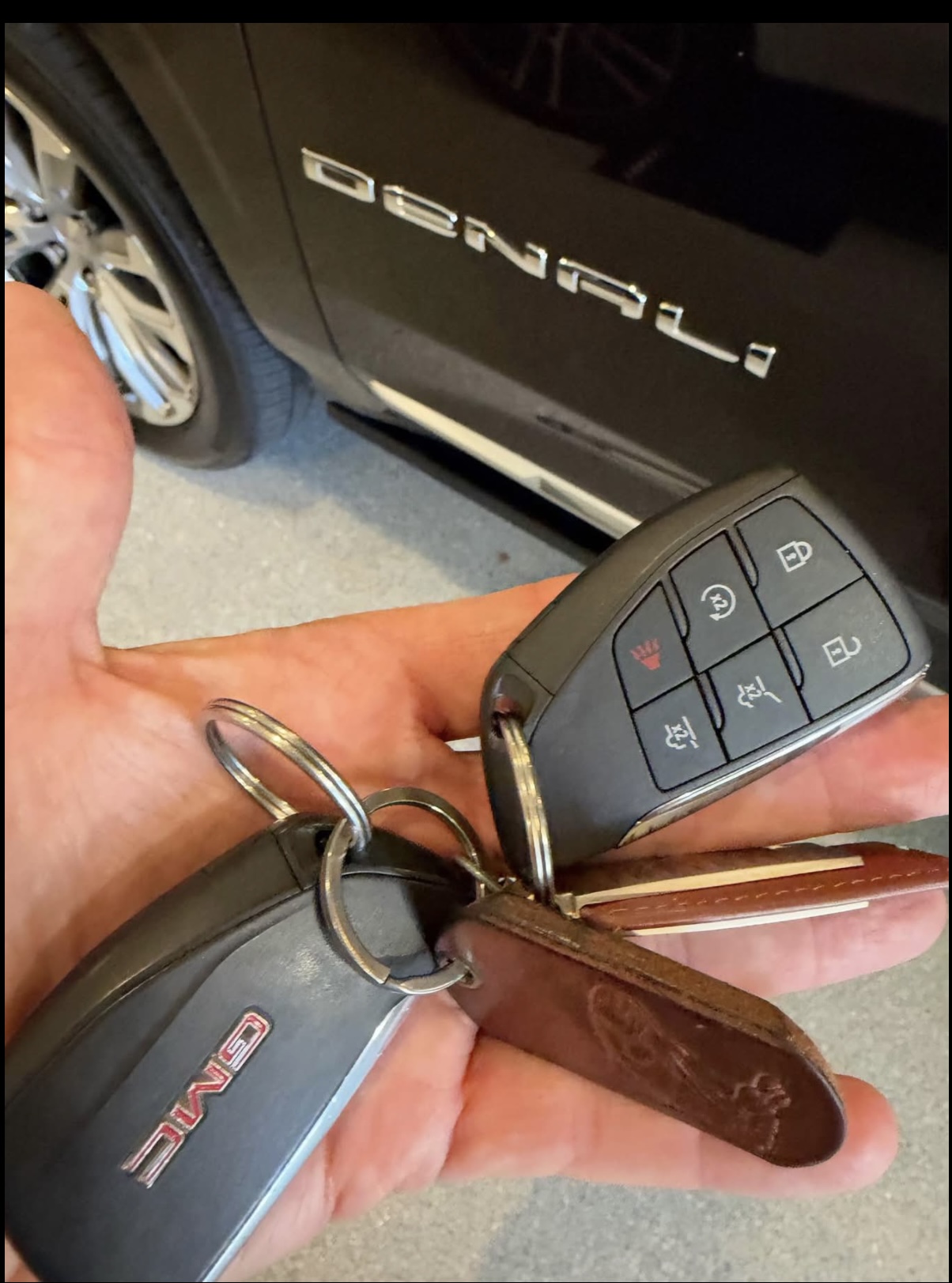 Used 2023 GMC Yukon Denali AWD/4WD image 6