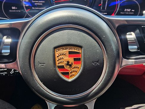 Used 2018 Porsche Panamera image 18