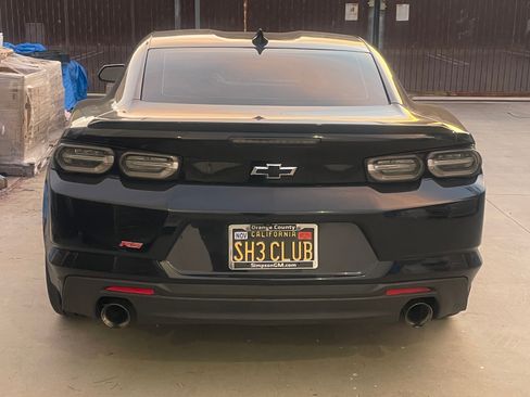 Used 2021 Chevrolet Camaro LT RWD image 4