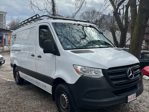 Used 2019 Mercedes-Benz Sprinter 144 image 4