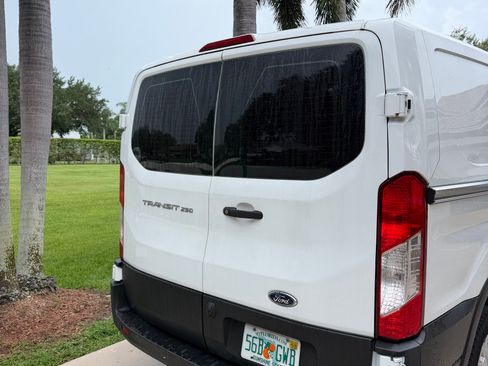 Used 2022 Ford Transit 250 Low Roof w/ Exterior Upgrade Package RWD image 8