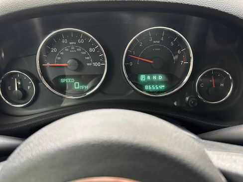 Used 2018 Jeep Wrangler Unlimited Sahara w/ Dual Top Group image 13