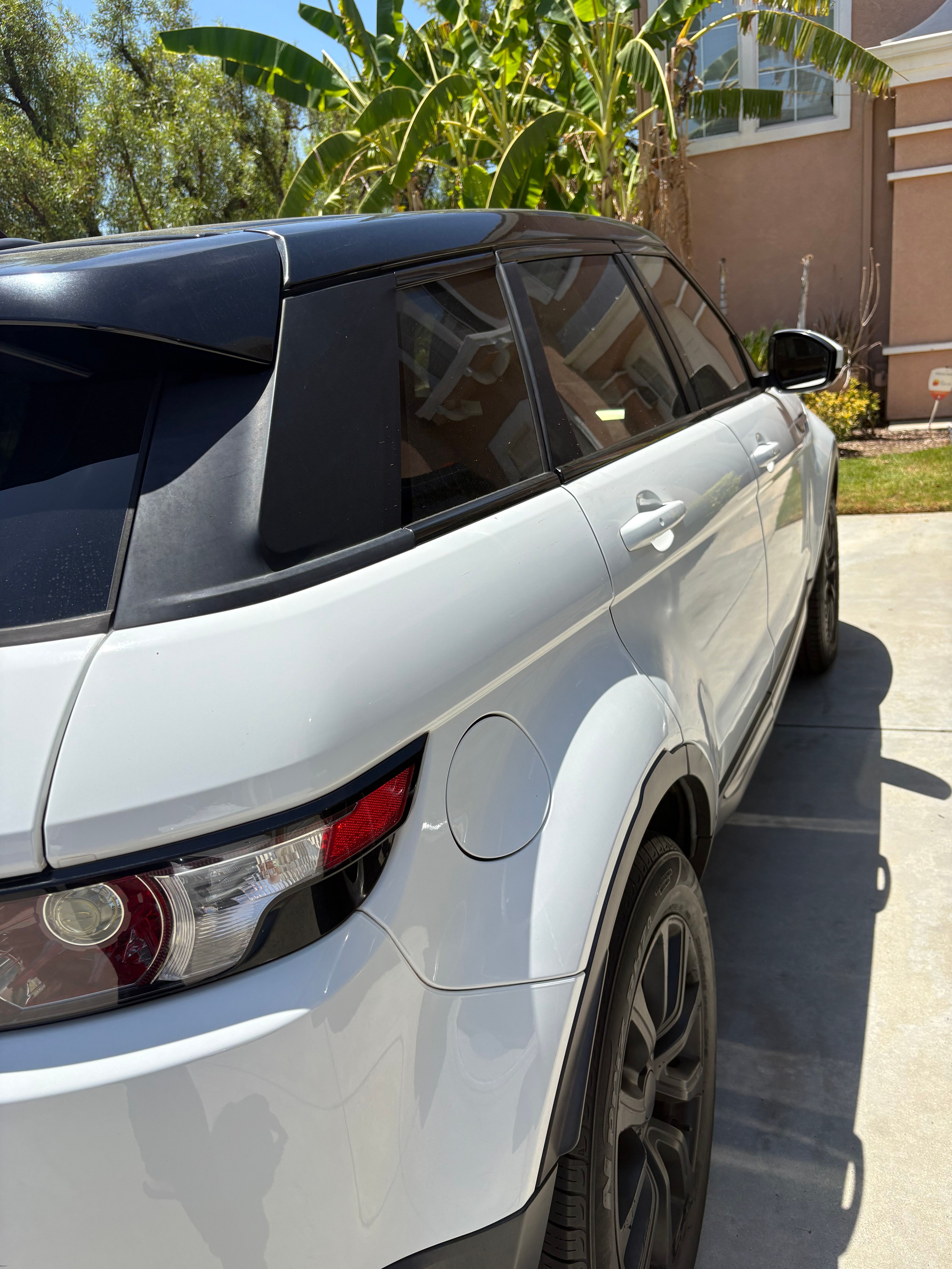 Used 2015 Land Rover Range Rover Evoque Pure AWD/4WD image 2
