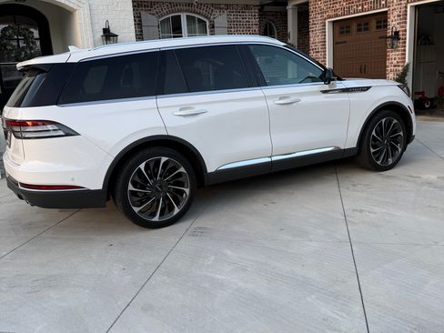 Used 2023 Lincoln Aviator Reserve w/ Equipment Group 201A image 1