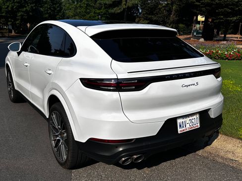 Used 2020 Porsche Cayenne S AWD/4WD image 21