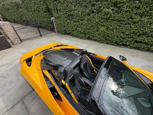 Used 2020 McLaren 720S Spider image 25
