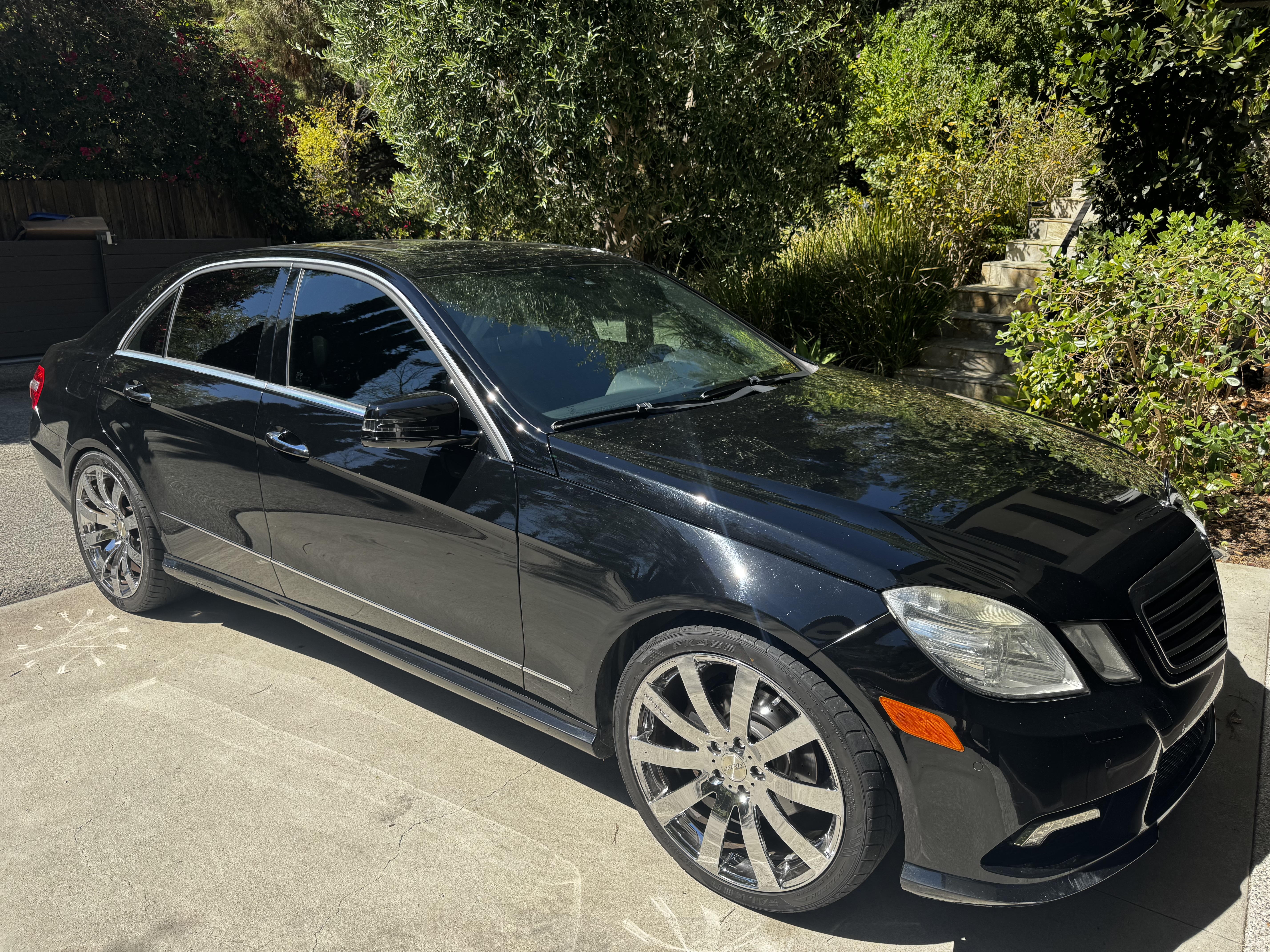 Used 2010 Mercedes-Benz E 350 Sedan image 19