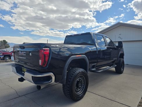 Used 2021 GMC Sierra 2500 4x4 Crew Cab w/ Gooseneck/5TH Wheel Package image 6