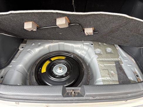 Used 2002 MAZDA Protege5 FWD image 32