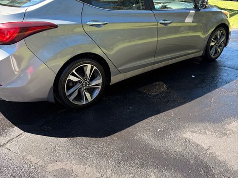 Used 2014 Hyundai Elantra Limited w/ Option Group 03 FWD image 4