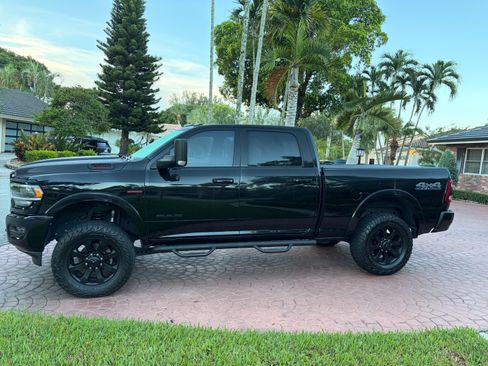Used 2022 RAM 2500 Laramie w/ Night Edition AWD/4WD image 8