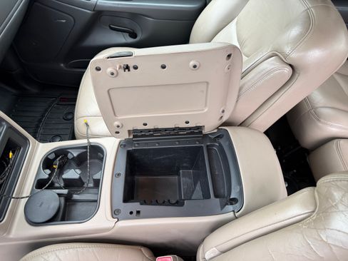 Used 2006 Chevrolet Silverado 3500 LT w/ Heavy-Duty Power Package image 11