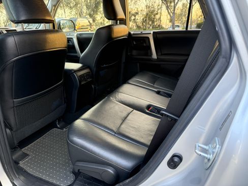 Used 2010 Toyota 4Runner Limited image 2