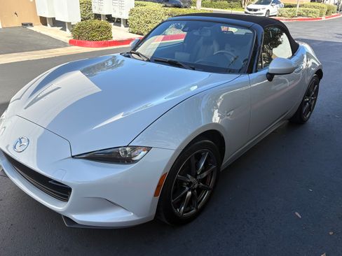 Used 2016 MAZDA MX-5 Miata Grand Touring RWD image 2