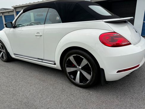 Used 2013 Volkswagen Beetle 2.0T FWD image 8