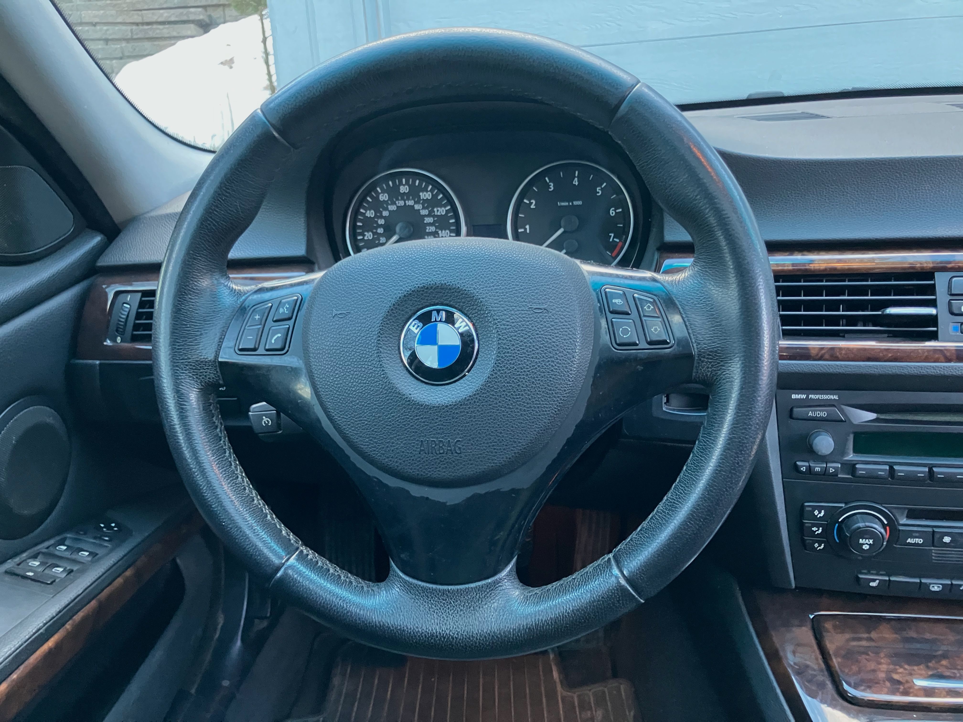 Used 2006 BMW 330xi Sedan AWD/4WD image 4