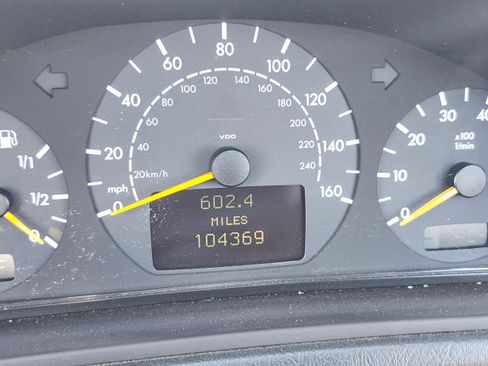 Used 2002 Mercedes-Benz CLK 320 Cabriolet image 10