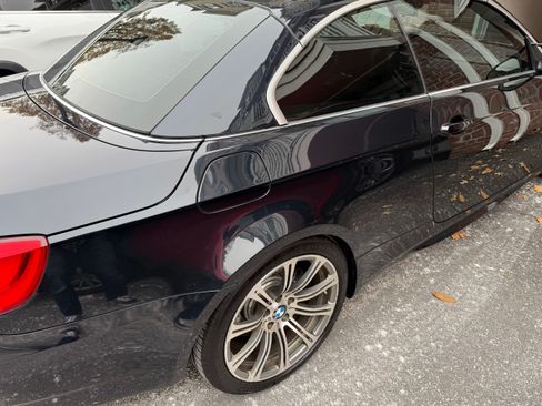 Used 2011 BMW M3 Convertible image 25