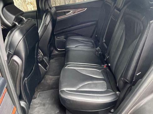 Used 2018 Lincoln MKX Select w/ Select Plus Package image 19