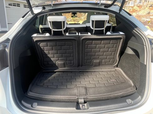 Used 2022 Tesla Model Y Long Range image 11