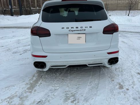 Used 2017 Porsche Cayenne GTS image 9