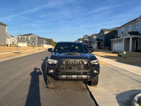 Used 2021 Toyota Tacoma TRD Sport w/ TRD Premium Sport Package image 2