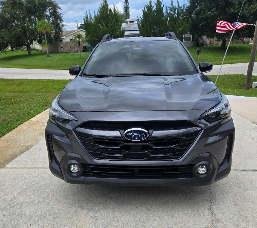 Used 2025 Subaru Outback Premium AWD/4WD image 1