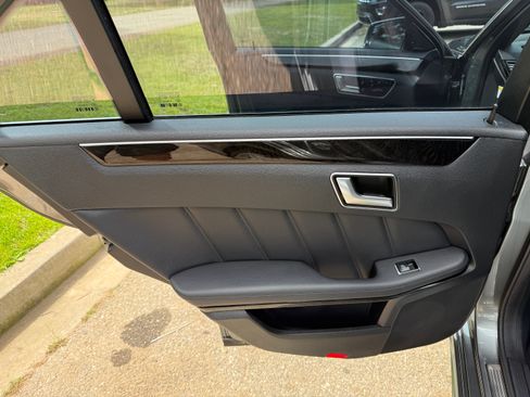 Used 2012 Mercedes-Benz E 350 Sedan image 24