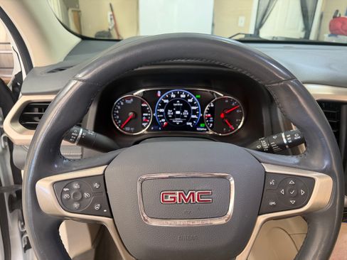 Used 2021 GMC Acadia Denali w/ Denali Ultimate Package image 11