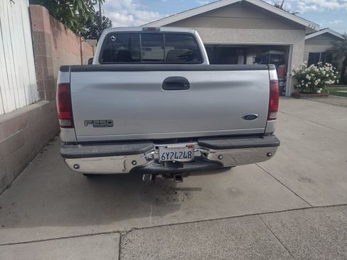 Used 2002 Ford F250 2WD Crew Cab Super Duty image 2