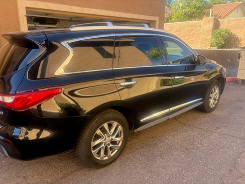 Used 2015 INFINITI QX60 3.5 Sport Utility 4D image 2