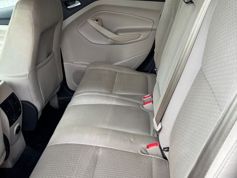 Used 2017 Ford Escape SE FWD image 12