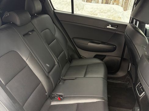 Used 2022 Kia Sportage Nightfall Edition image 4