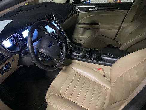 Used 2015 Ford Fusion SE w/ Equipment Group 202A FWD image 7