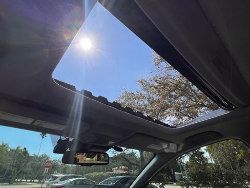 Used 2018 Honda CR-V EX-L image 16