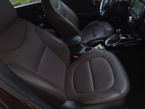 Used 2017 Kia Soul + w/ Option Group 041 image 5