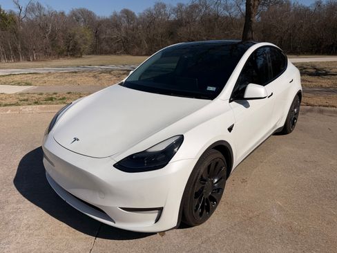 Used 2022 Tesla Model Y Performance image 6