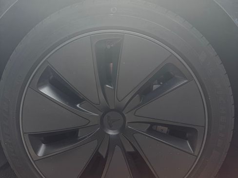 Used 2024 Tesla Model 3 Long Range RWD image 9