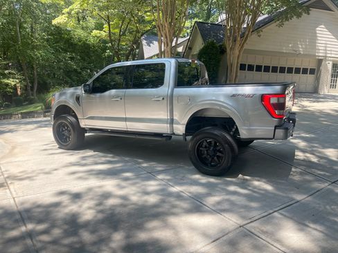 Used 2021 Ford F150 Lariat AWD/4WD image 2