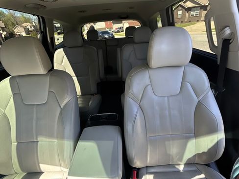 Used 2022 Kia Telluride EX w/ EX Premium Package image 8