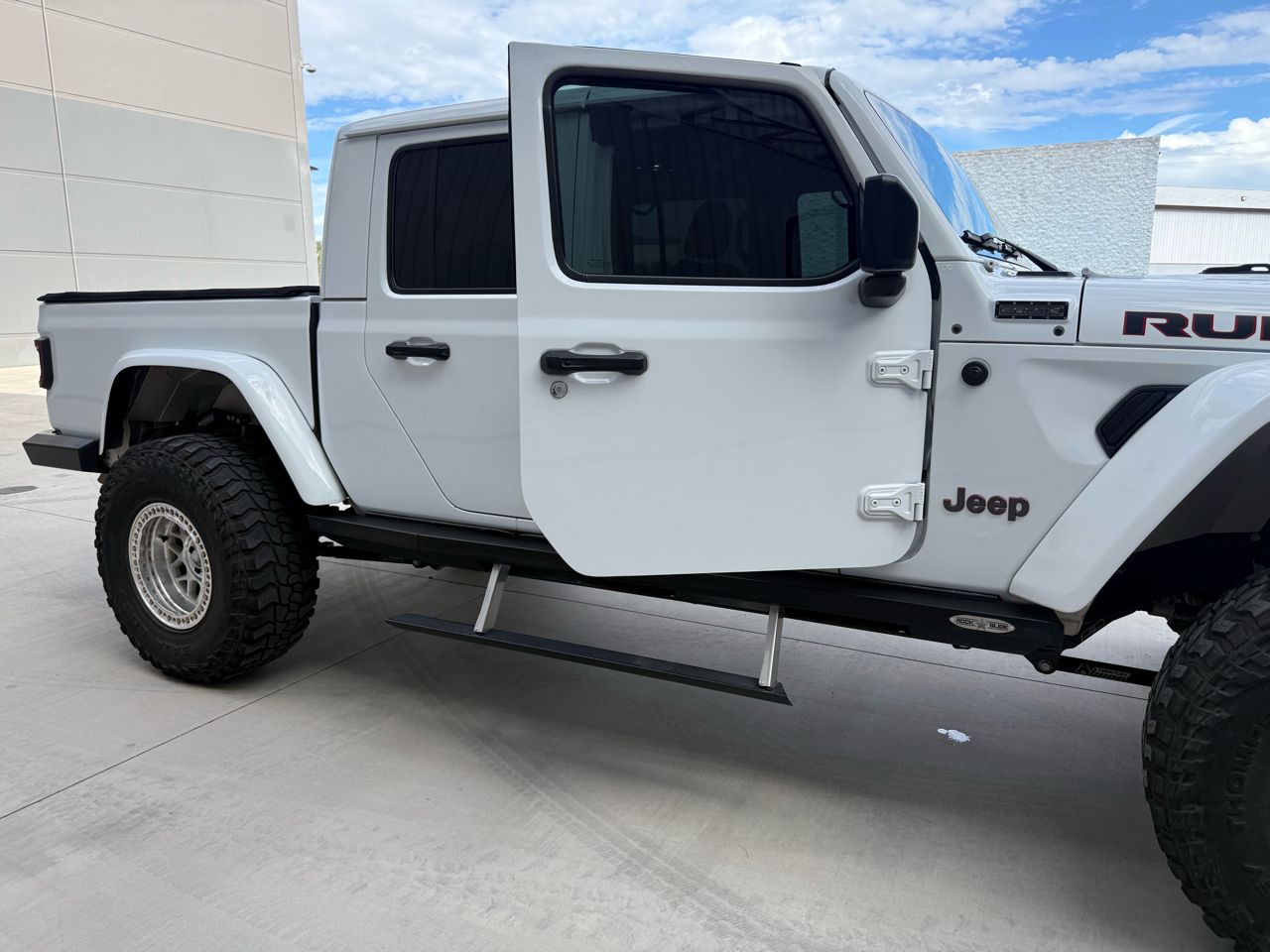 Used 2021 Jeep Gladiator Rubicon AWD/4WD image 23