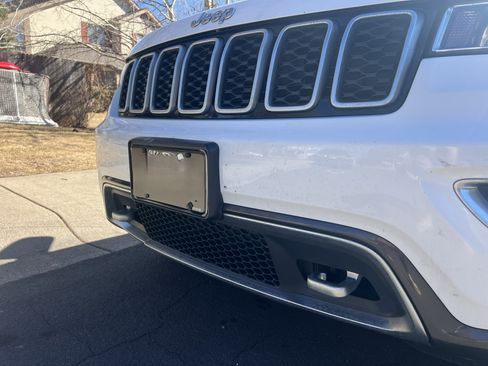 Used 2018 Jeep Grand Cherokee Limited image 20