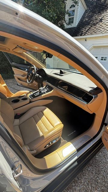 Used 2019 Porsche Panamera image 11