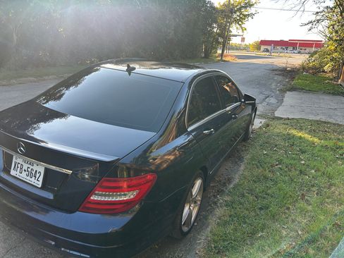 Used 2014 Mercedes-Benz C 350 Sport image 4