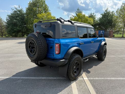 Used 2023 Ford Bronco Wildtrak image 4