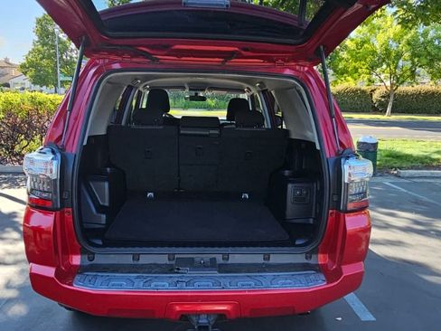 Used 2019 Toyota 4Runner SR5 RWD image 9